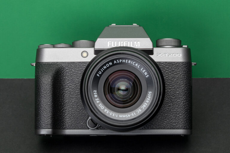 Fujifilm X-T200 mirrorless APS-C per iniziare