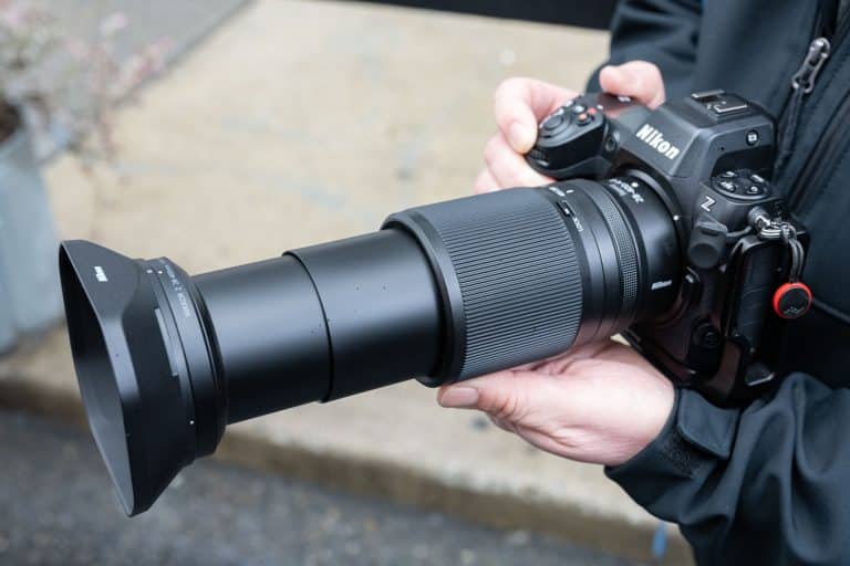 Nikon Z 28-400mm f/4-8 VR - dettaglio obiettivo mirrorless superzoom