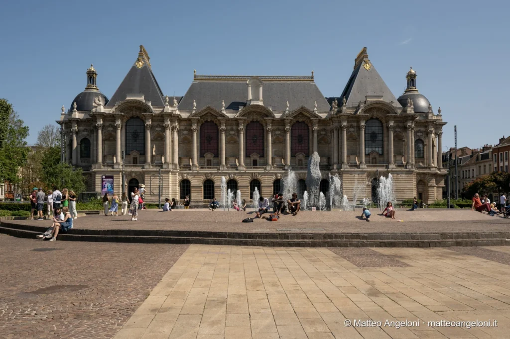 Palais des Beaux-Arts di Lille con le fontane in primo piano